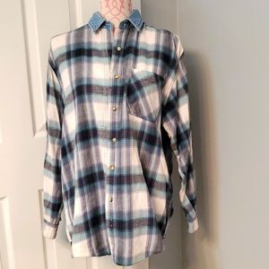 Ki-ko-mo teal, gray, and white flannel top oversized long sleeve button-down L